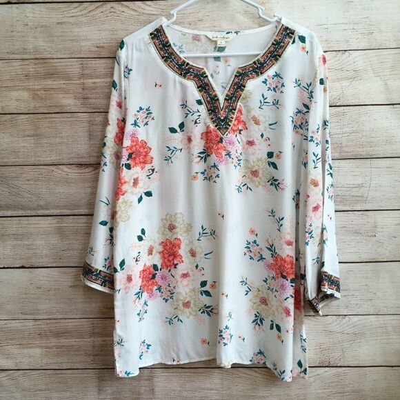 LINDA ANDERSON EMBROIDERED TUNIC TOP IN FLORAL PRINT - Picture 1 of 7